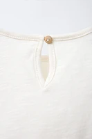 FLOWER APPLIQUÉ T-SHIRT