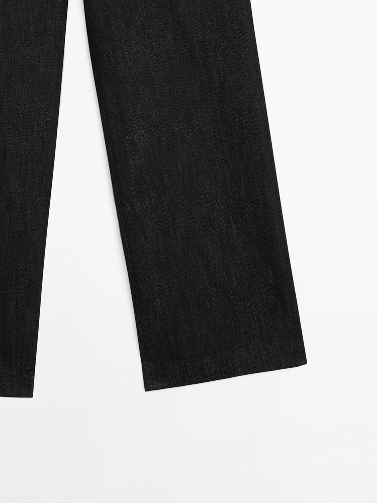 Mid-rise straight-leg comfort jeans