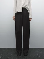 Pantalon fluide satiné et texturé
