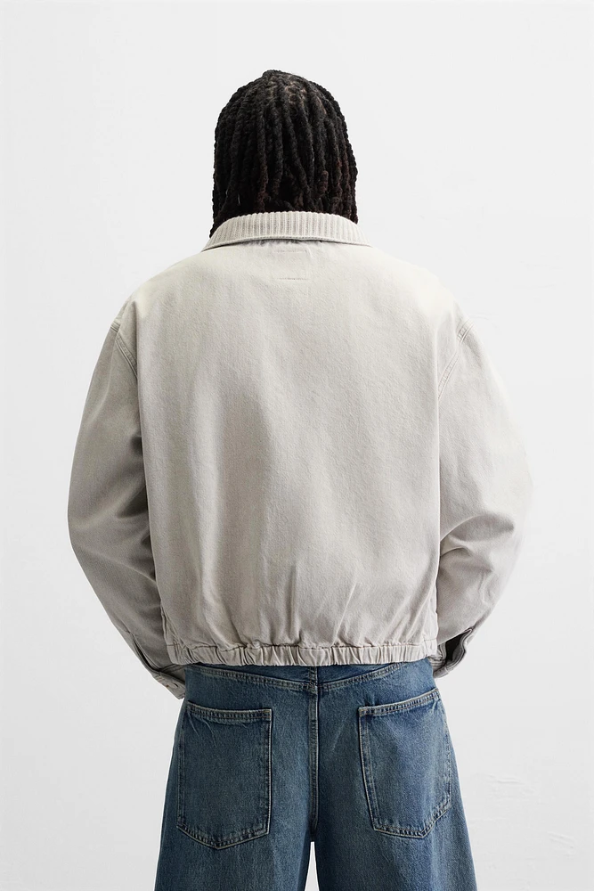 VESTE EN JEAN AVEC COL MATIÈRES VARIÉES