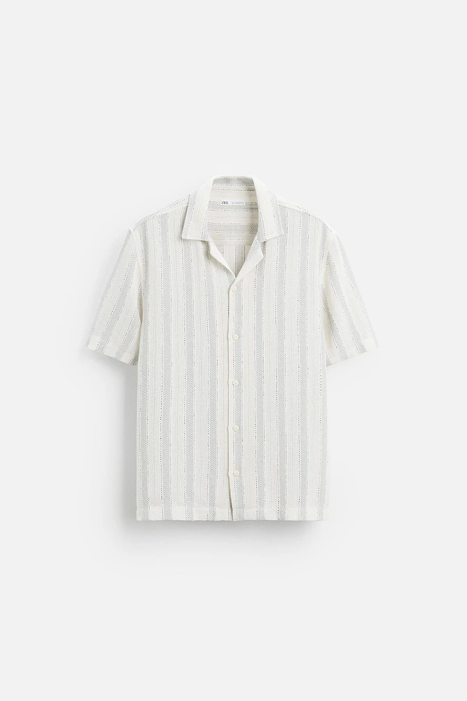 CHEMISE À TEXTURE AVEC RAYURES
