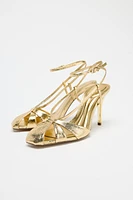 SANDALES À TALONS ET BRIDES EFFET MÉTALLISÉ