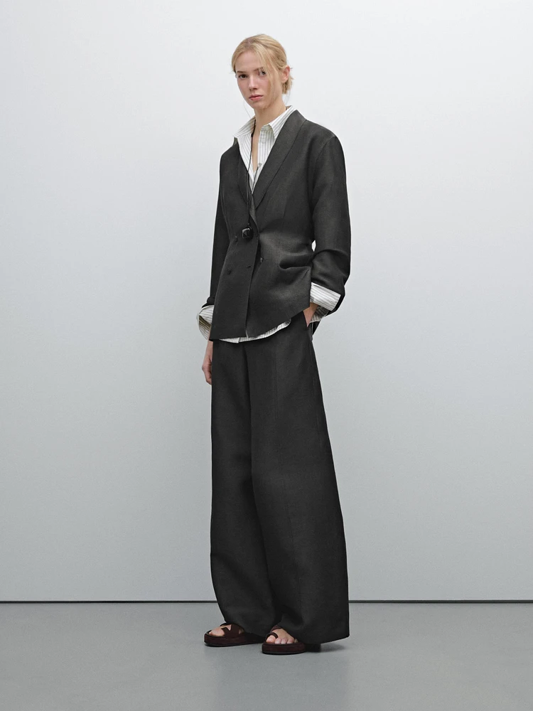 Pantalon large et fluide coutures apparentes