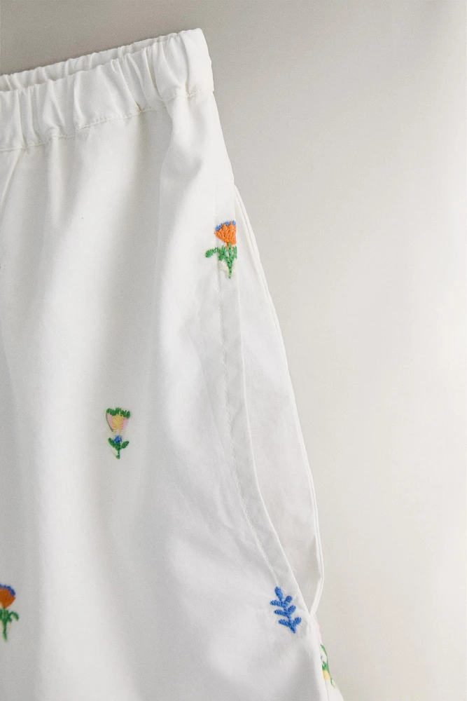 COTTON SHORTS WITH MINI FLOWERS