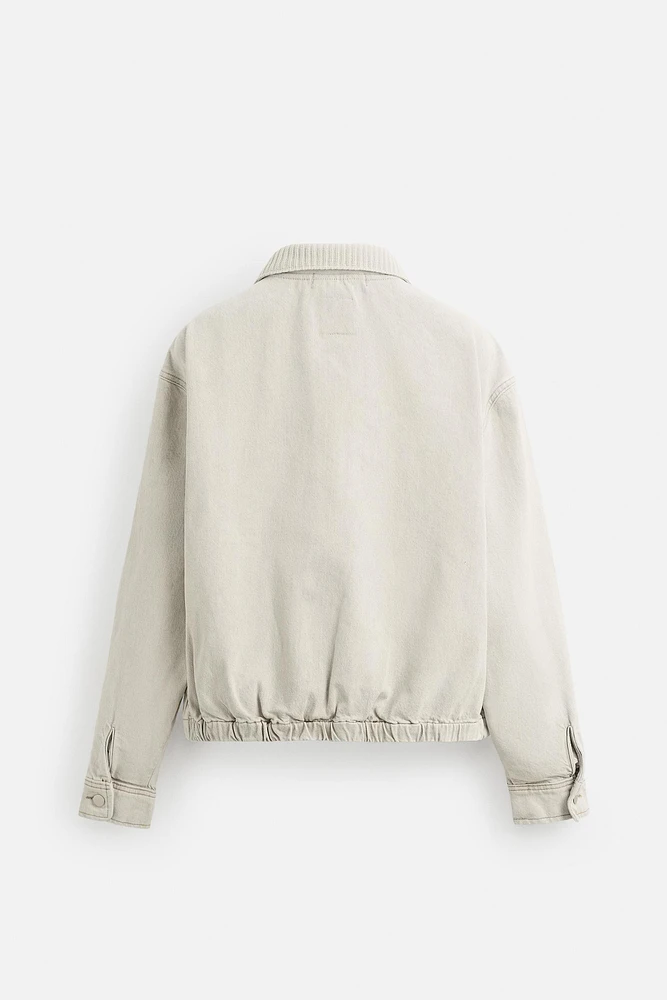 VESTE EN JEAN AVEC COL MATIÈRES VARIÉES