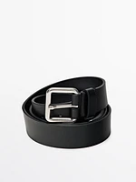 Ceinture en cuir avec boucle métallisée