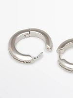 Boucles d’oreilles anneaux à brillants