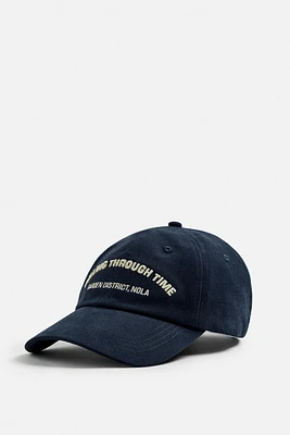 CONTRAST EMBROIDERED CAP