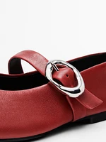 Leather ballet flats with buckle