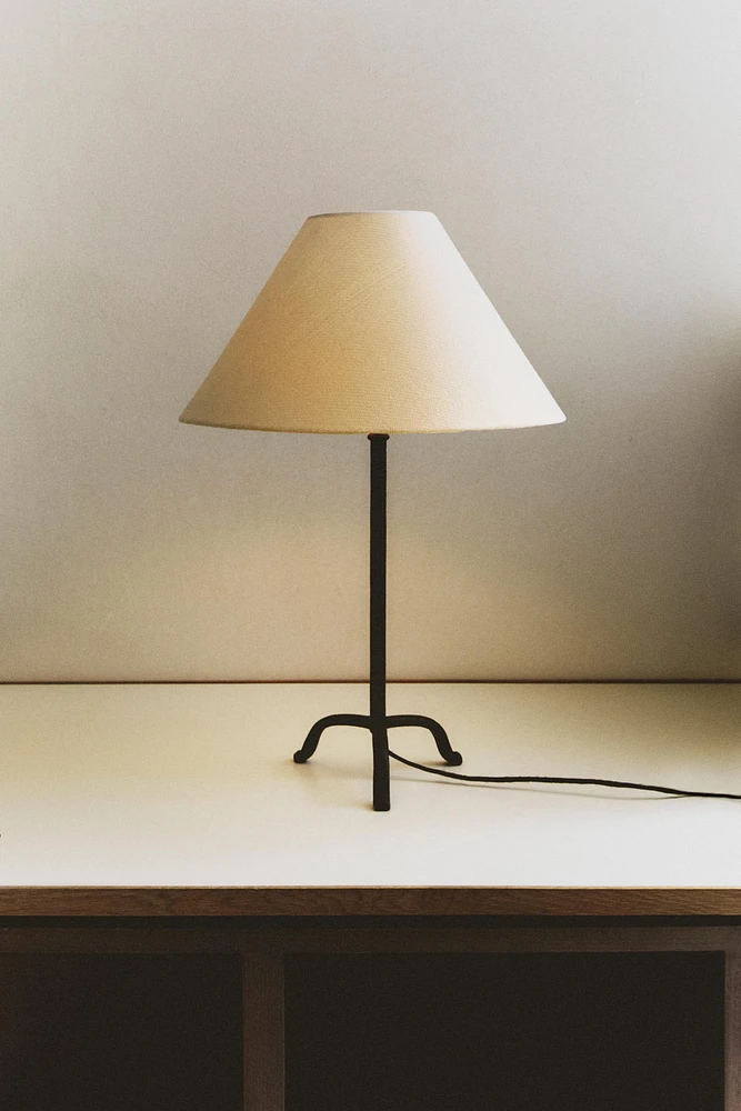 LAMPE DE TABLE BASE TRÉPIED