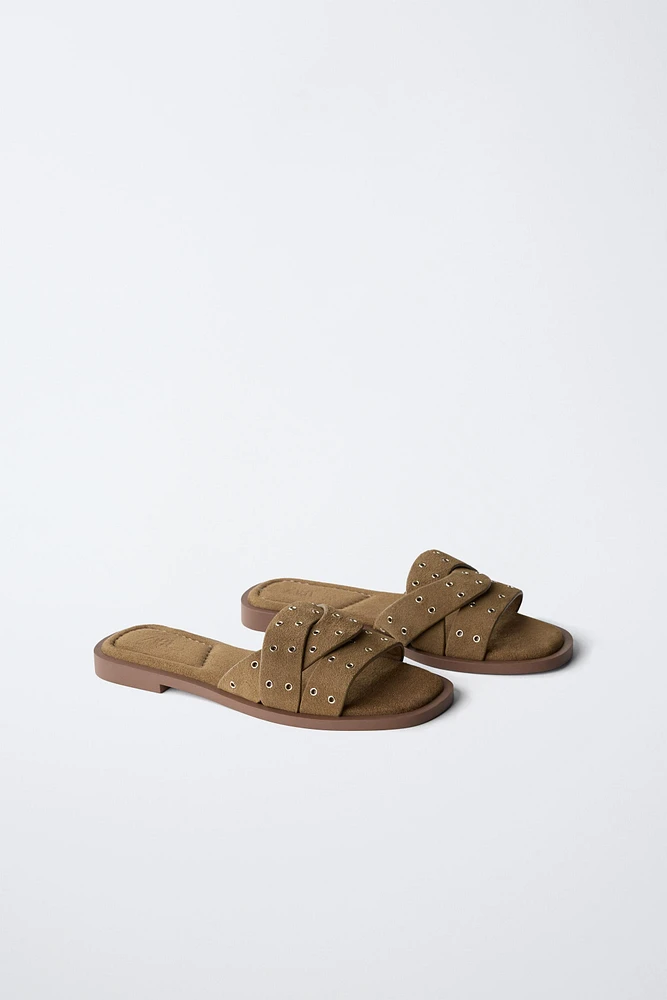SANDALES PLATES CROISÉES EN CUIR VELOURS
