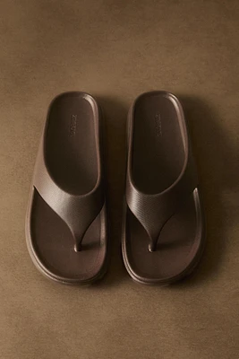 RUBBERIZED BATHROOM SANDALS
