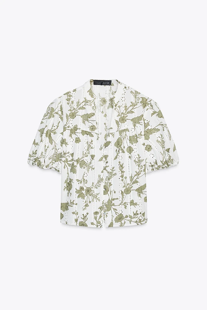 PRINTED TOP WITH EMBROIDERED EYELETS