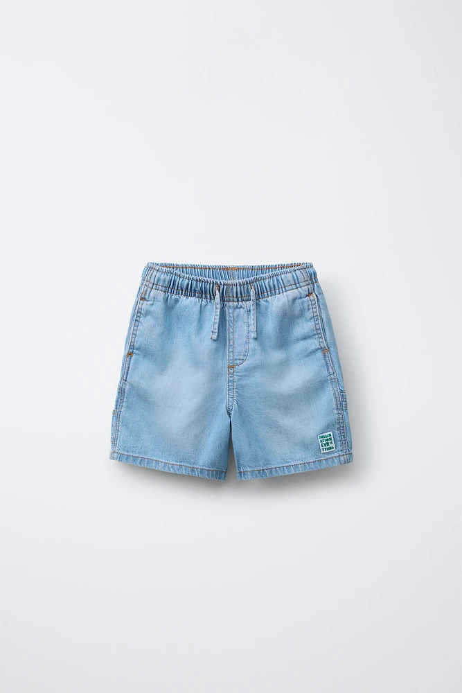 BERMUDA EN DENIM ÉLASTIQUÉ