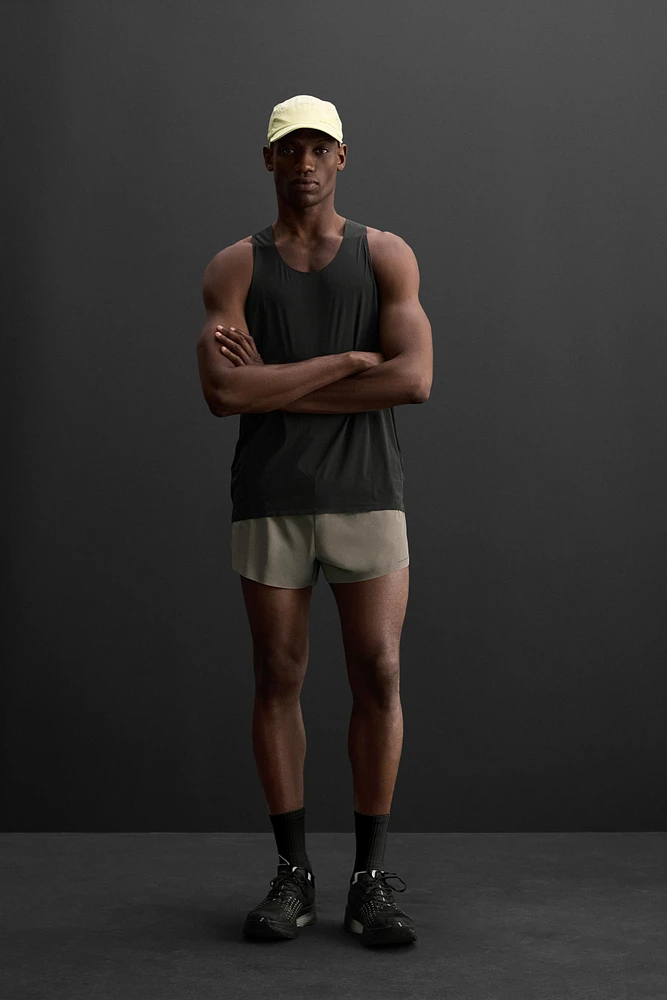SHORT RUNNING SHORTS