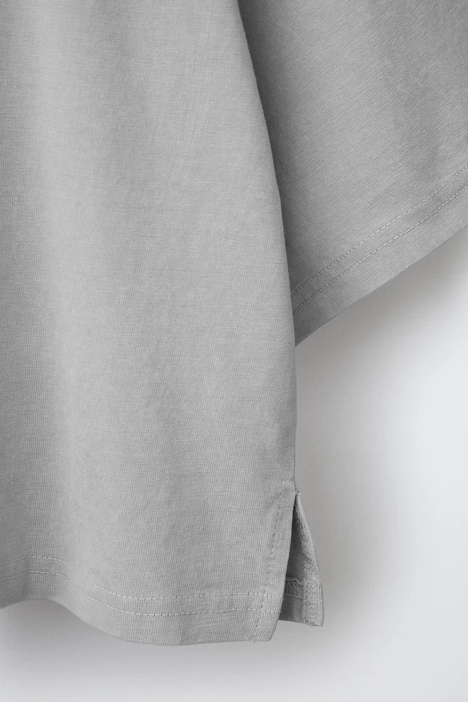 ENSEMBLE T-SHIRT ET BERMUDA TEINT EN PIÈCE