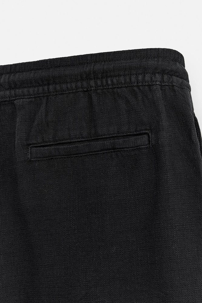 TEXTURED REGULAR FIT SHORTS