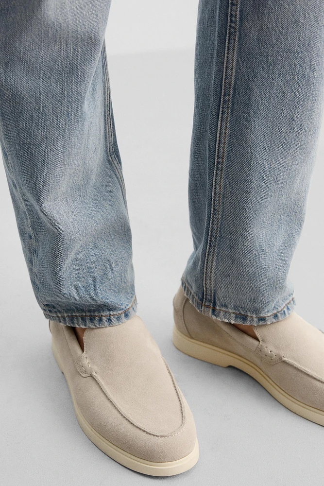 CASUAL LEATHER LOAFERS