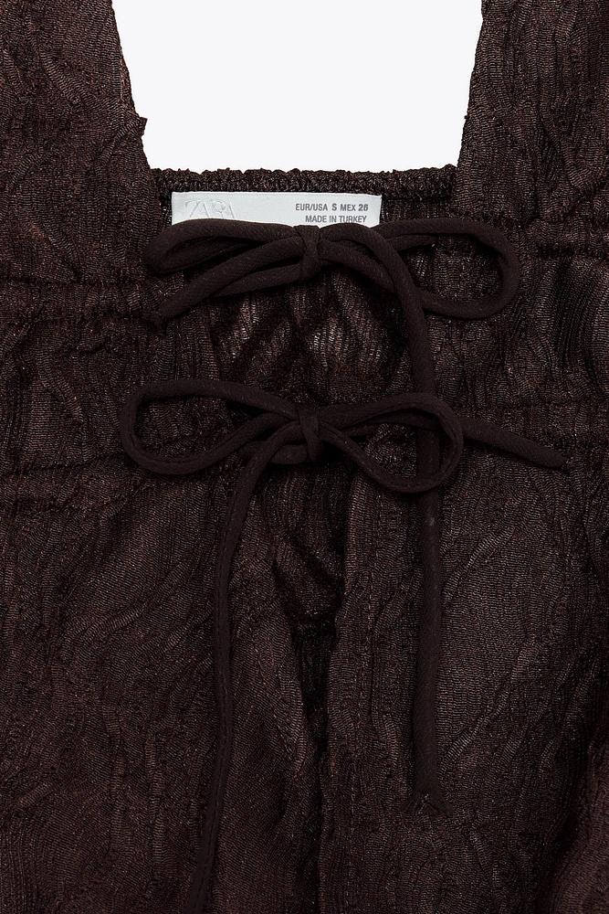 TEXTURED HALTER TOP