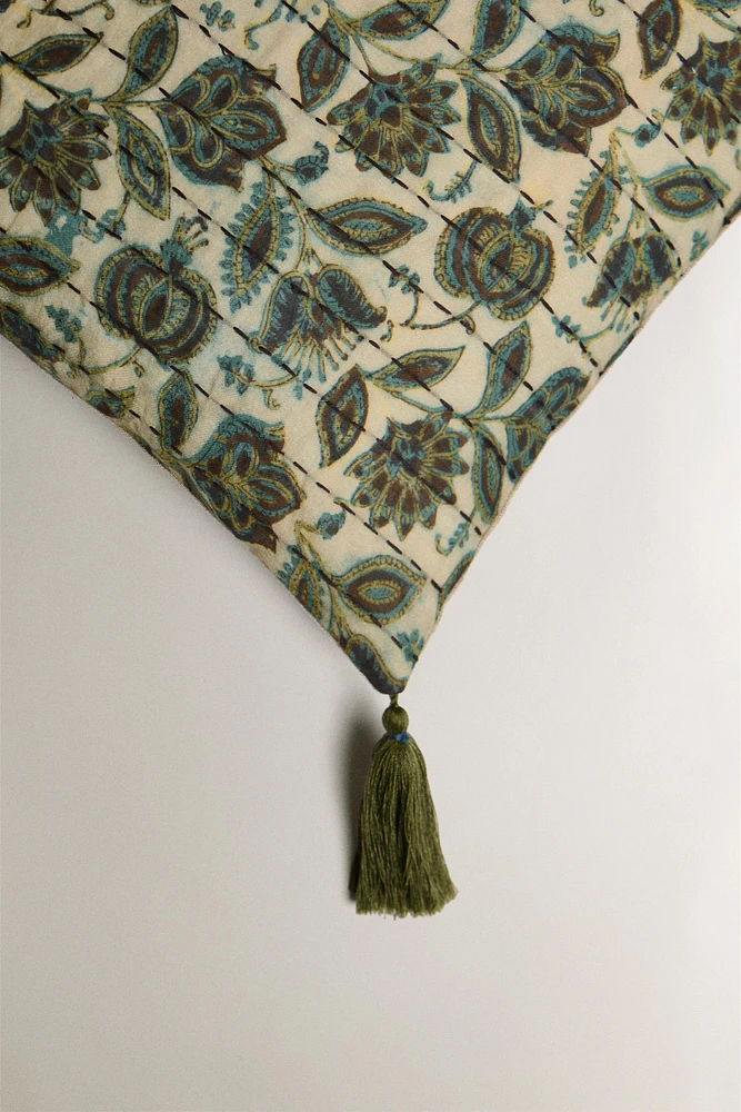HOUSSE DE COUSSIN FLEUR ET POMPON