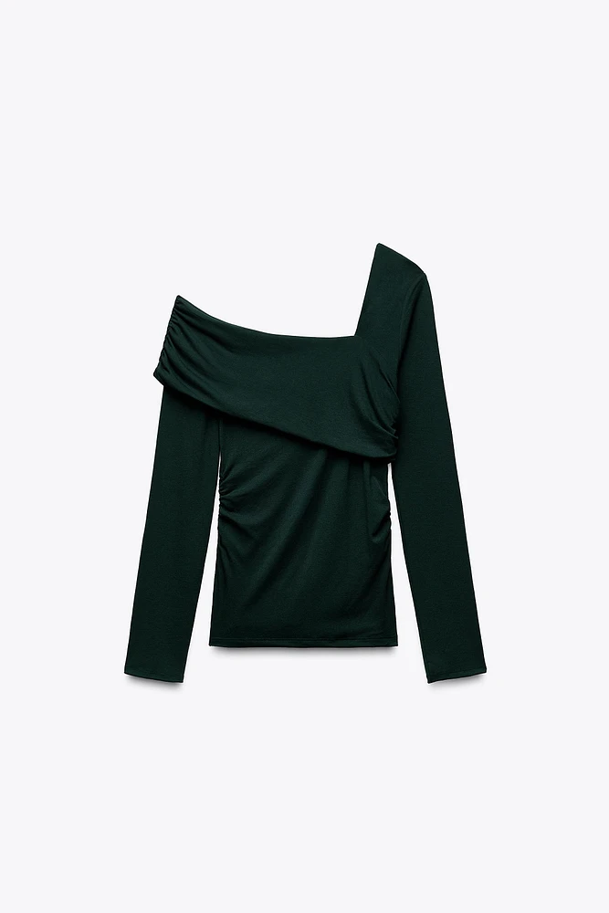 ASYMMETRIC NECKLINE TOP