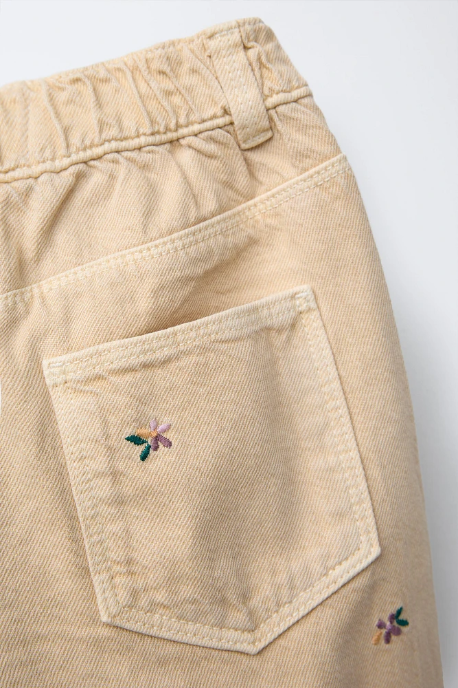 PANTALON EN SERGÉ BALLON BRODÉ FLEURS