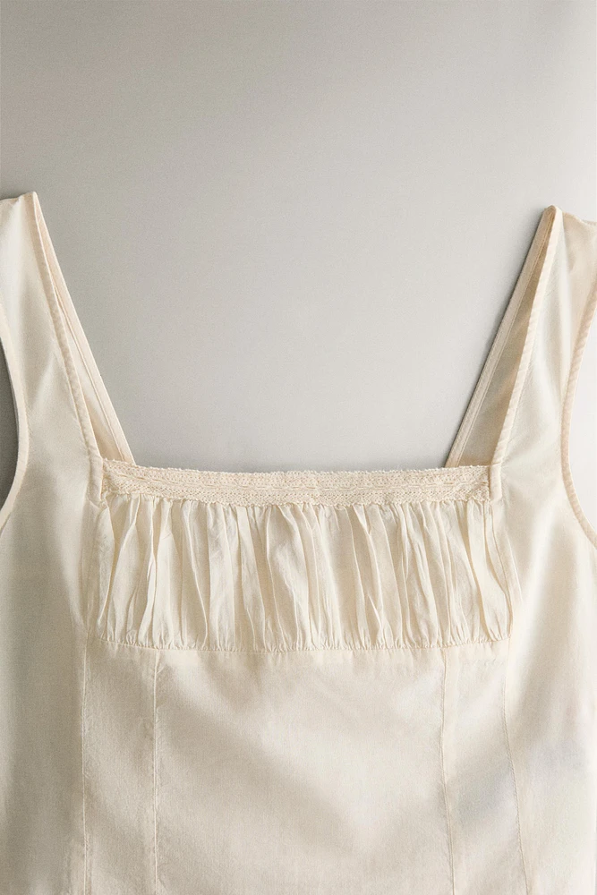 GATHERED LACE COTTON TOP