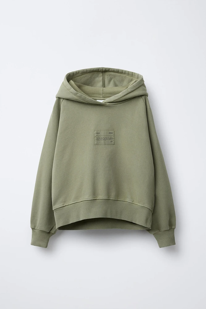 LABEL TRIM HOODED SWEATSHIRT