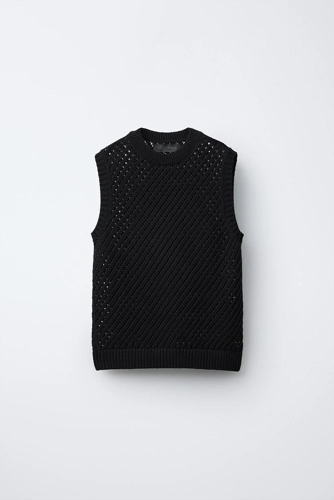 GILET SANS MANCHES EN MAILLE AJOURÉE
