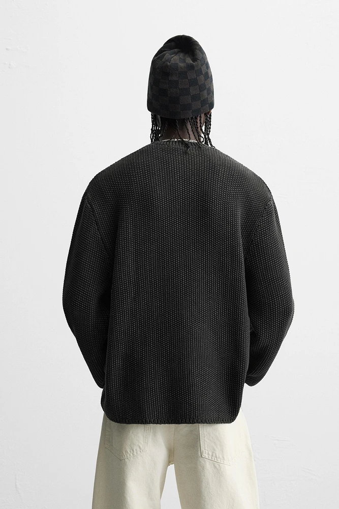 RELAXED FIT SWEATER