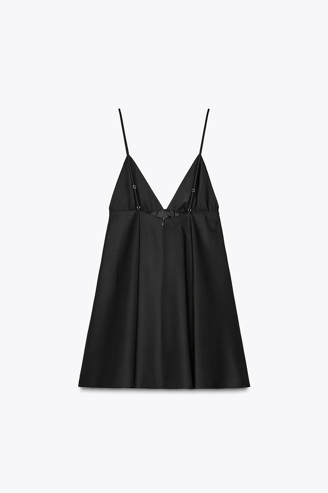 ROBE COURTE À BRETELLES