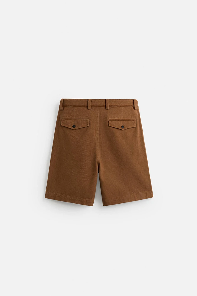 RELAXED FIT PLEATED BERMUDA SHORTS