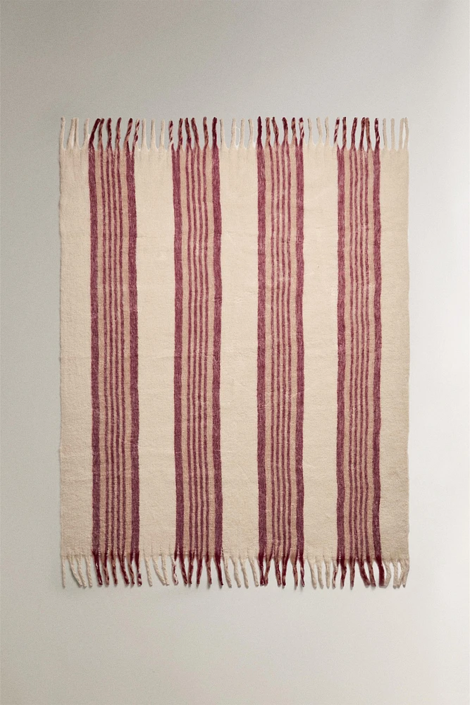 BRUSHED BLANKET WITH CENTRAL STRIPES AND FRINGING