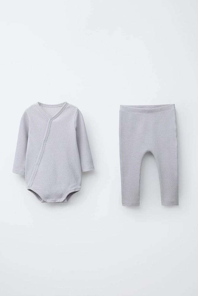 PACK BODY ET LEGGING GAUFRÉ