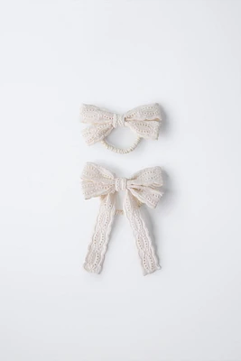 LOT DE DEUX CHOUCHOUS LACETS AJOURÉS