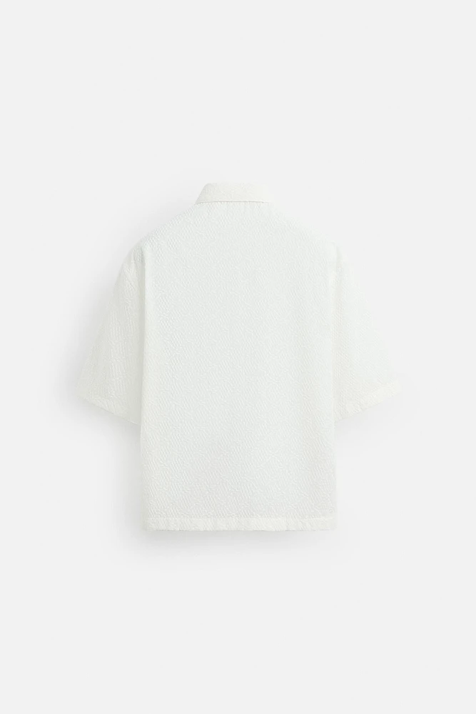 CHEMISE À BRODERIES GÉOMÉTRIQUES