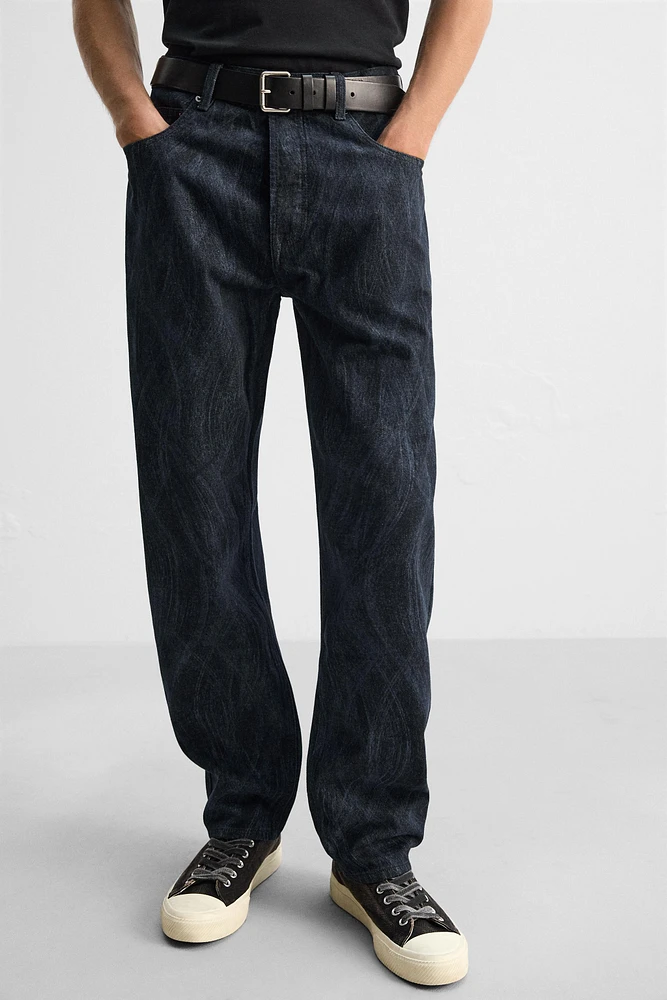 JEAN STRAIGHT FIT ESTAMPADO