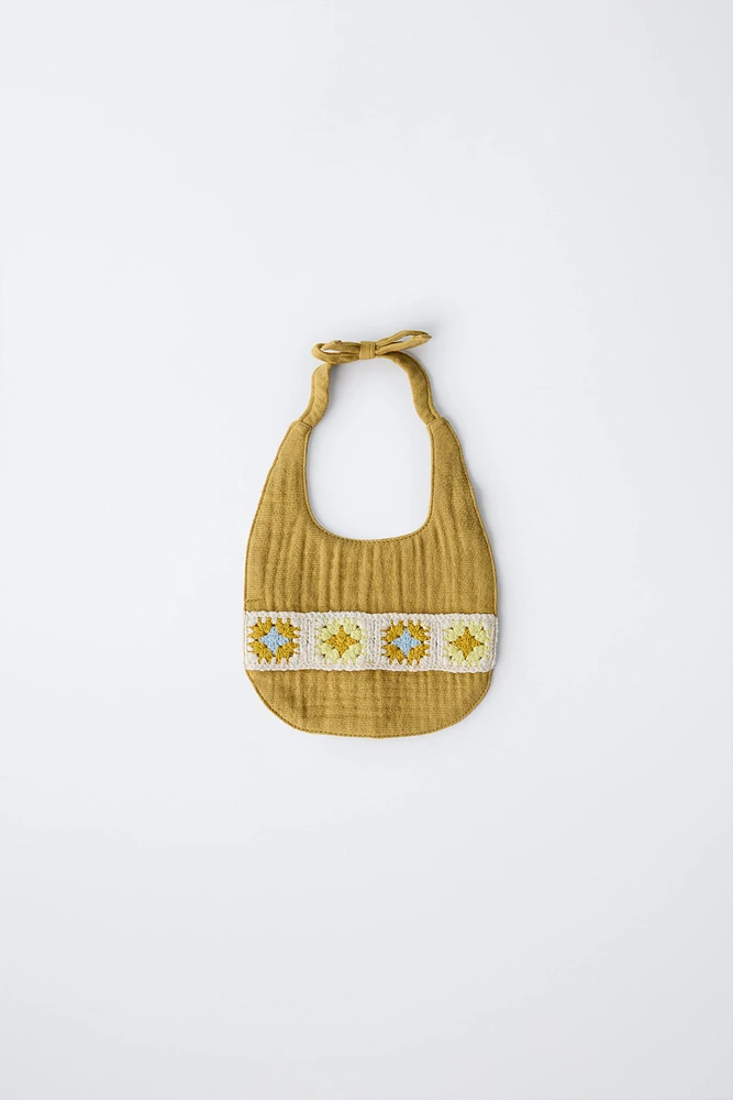 BAVOIR À TEXTURE CROCHET