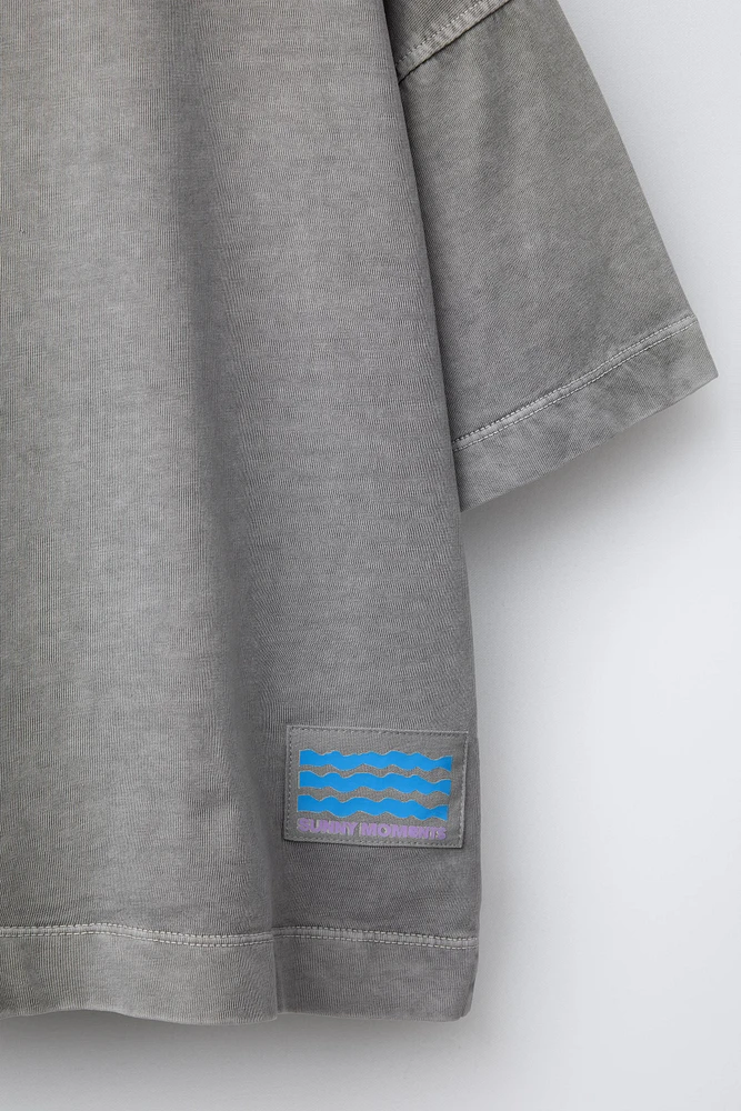 ENSEMBLE TEINT EN PIÈCE T-SHIRT ET BERMUDA IMPRIMÉ