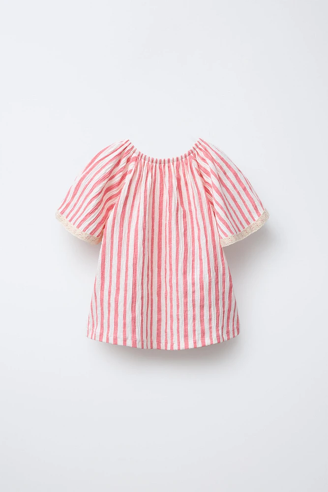LACE PRINT T-SHIRT