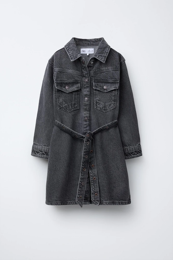 ROBE EN JEAN À CEINTURE