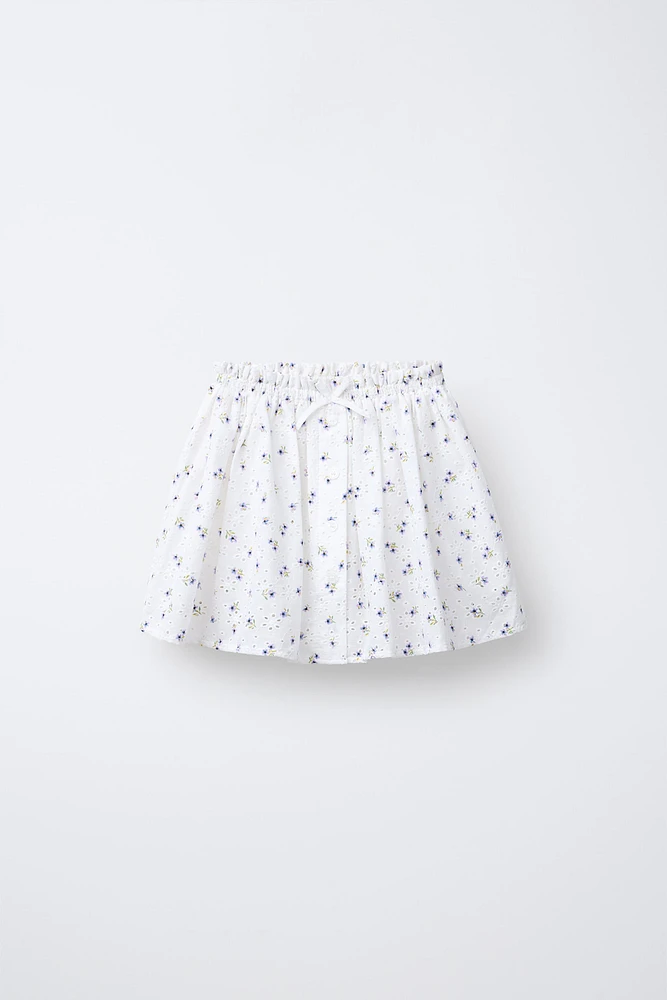 FLORAL EMBROIDERED SKORT