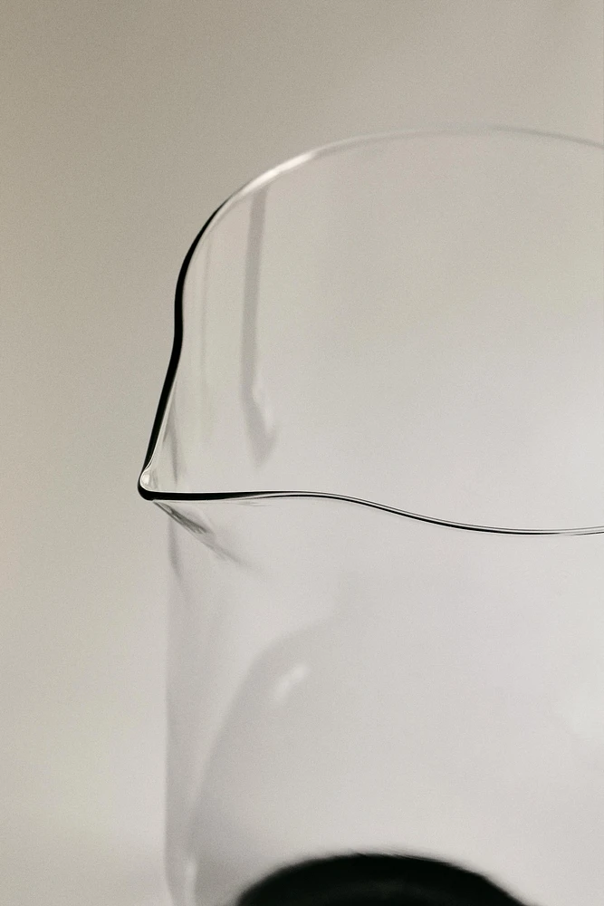 CONTRAST BOROSILICATE GLASS PITCHER