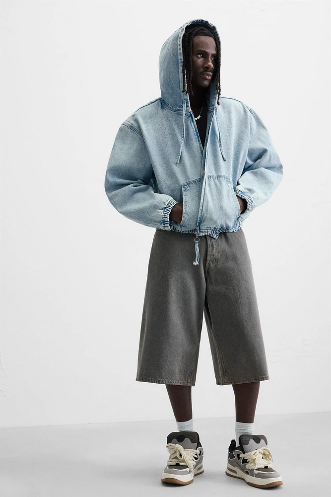 VESTE EN DENIM À CAPUCHE