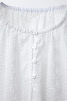 FLORAL EMBROIDERED BLOUSE