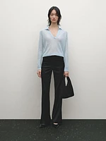 Pantalon flare satiné et fendu