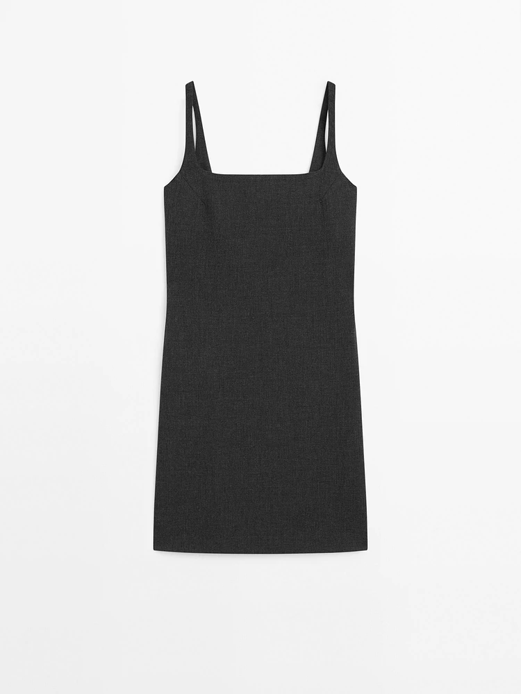 Robe courte à bretelles