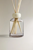 (4.06 oz) FLEUR DE VÉTIVER SCENTED REED DIFFUSER