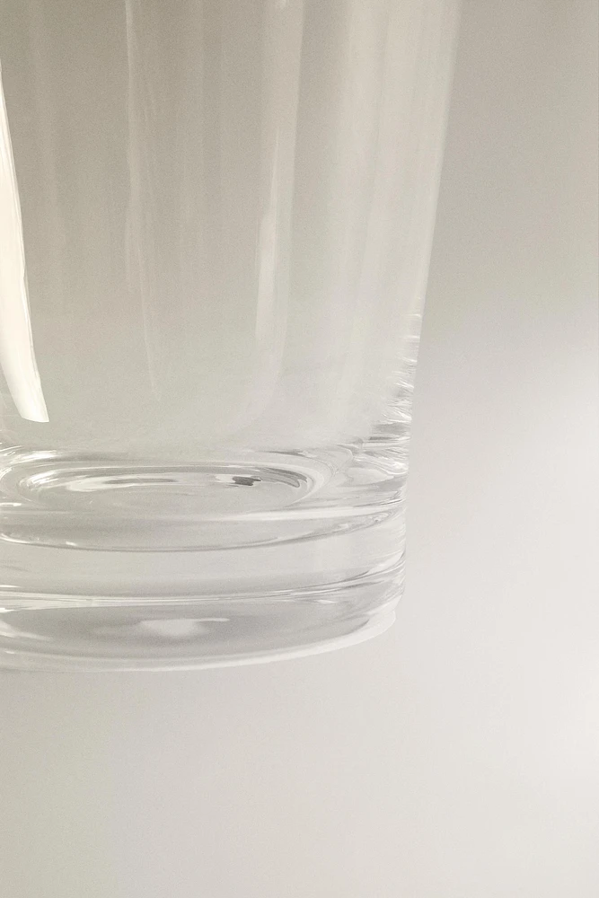 CRYSTALLINE TUMBLER WITH THICK BASE