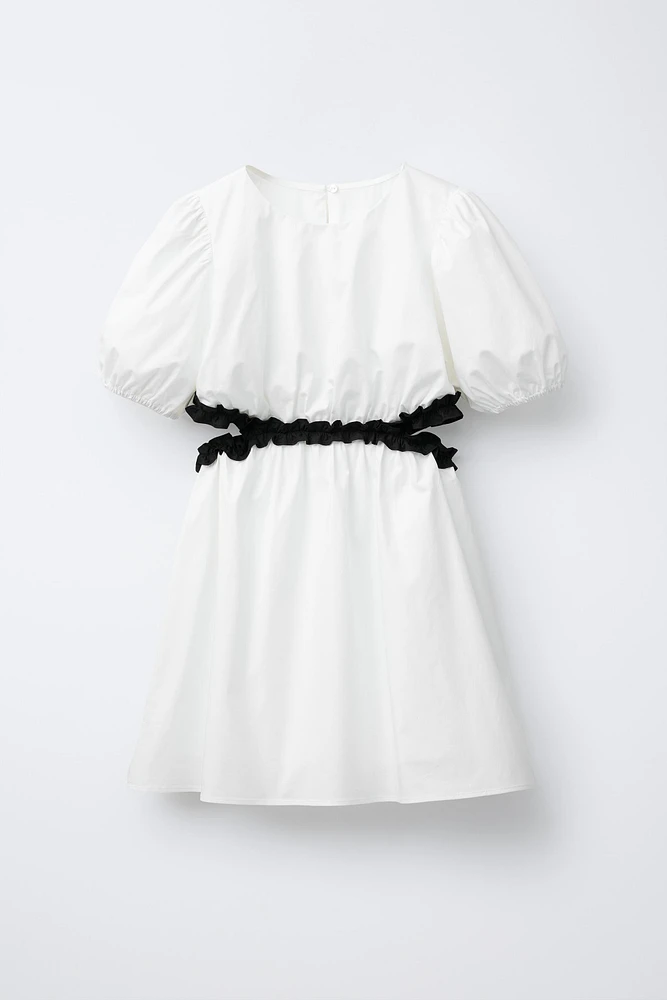 ROBE AJOURÉE À VOLANTS
